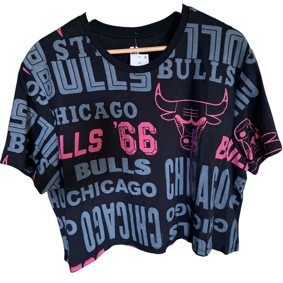 NBA Womens Chicago Bulls Graphic Crop Tee Black All Over Print XXL - Picture 2 of 13